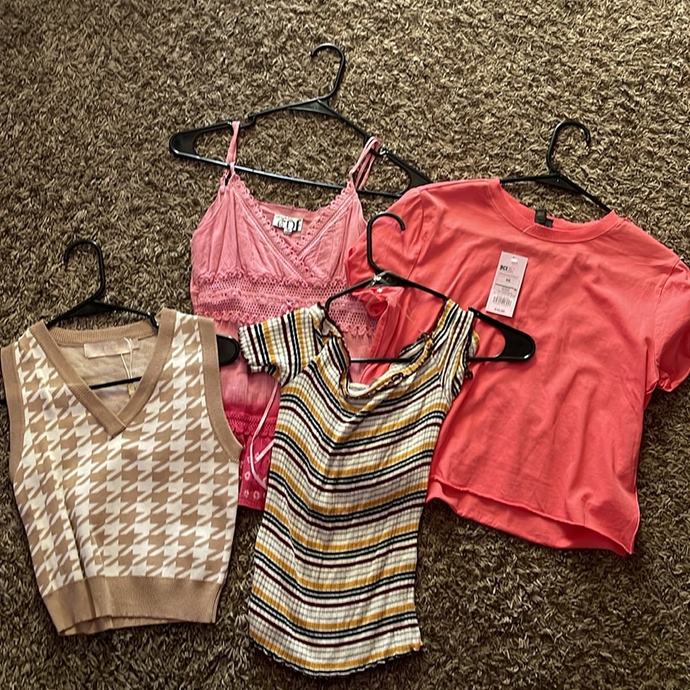 Bundle of 4 tops